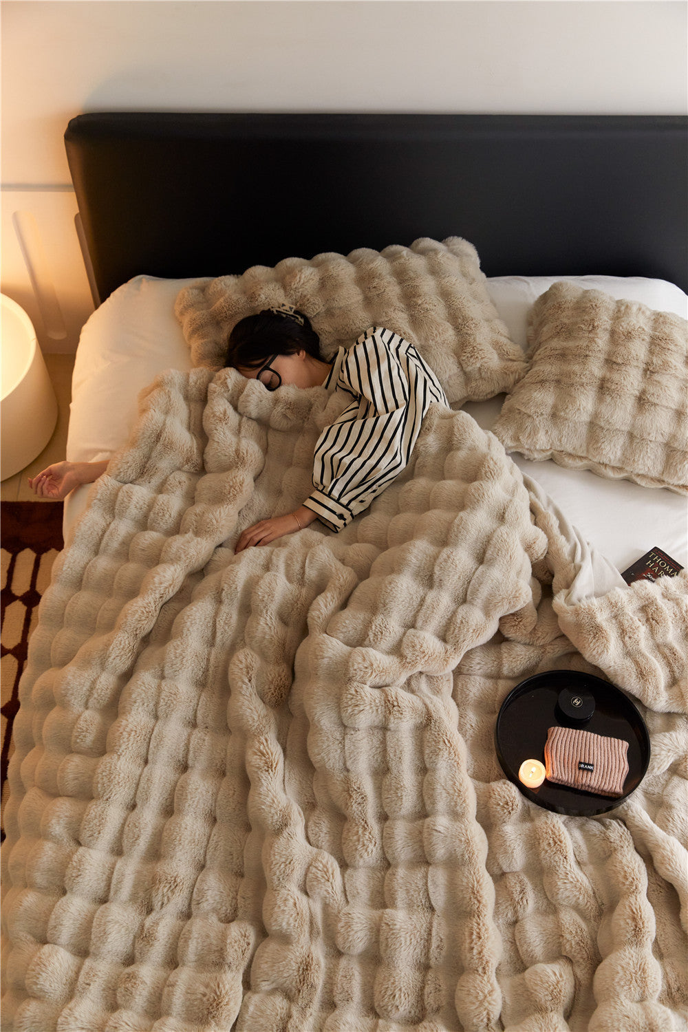 Comfortable Polyester Blanket